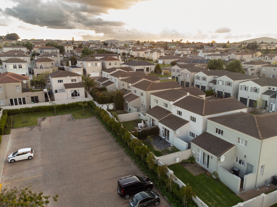 To Let 3 Bedroom Property for Rent in Avalon Estate Western Cape